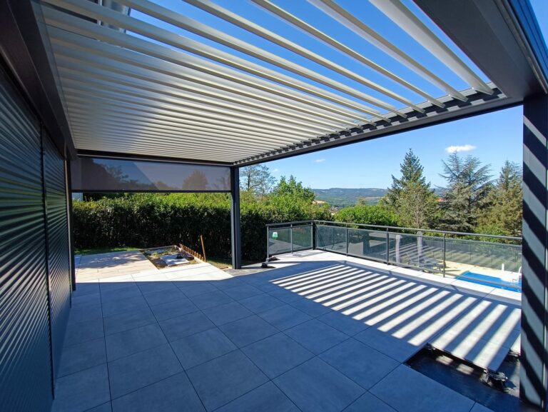 Pergola bioclimatique Chalain-le-Comtal