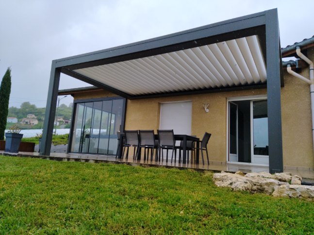 Pergola bioclimatique Saint-Héand