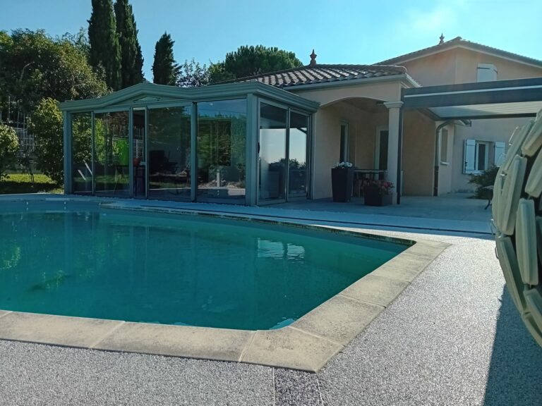 veranda a mornant devant piscine 69 rhone